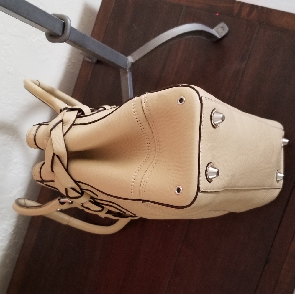 Authentic Coach handbag - Picture 3 of 7